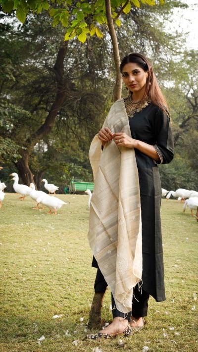 Paan Boota Tussar Silk Stole