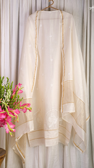 Kabootar Mehraab Kurta Dupatta Ensemble