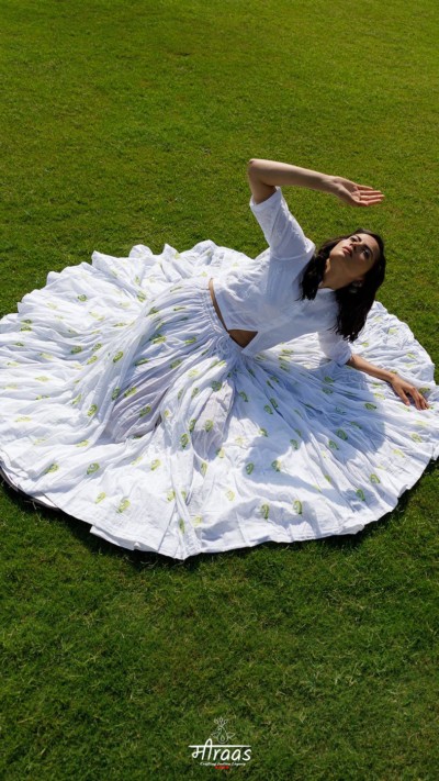 Daaman Skirt Green Phool Boota