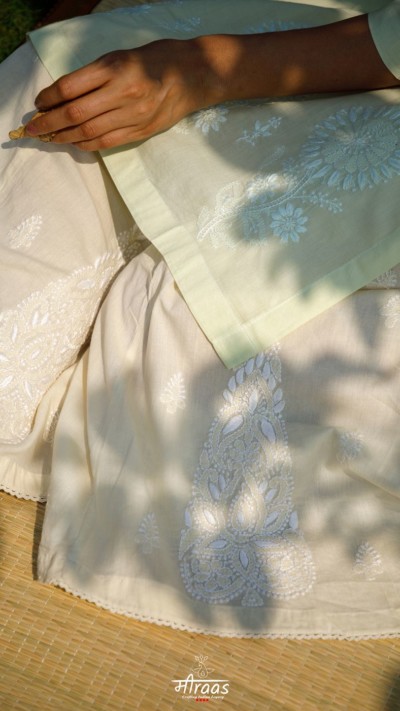 Crème Chikankari Flared Pants