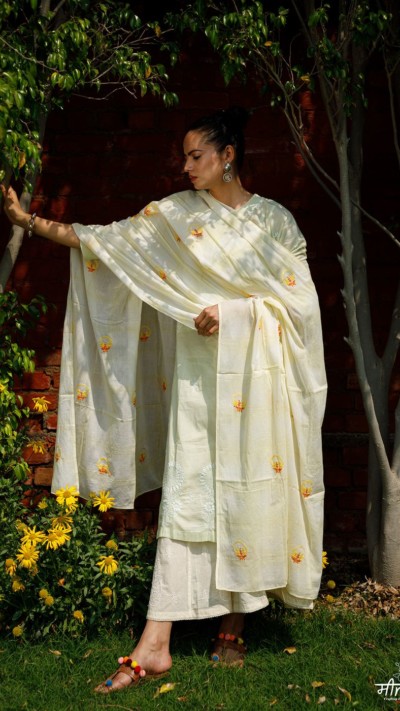 Shiuli Do Natural Clamped Chikankari Dupatta