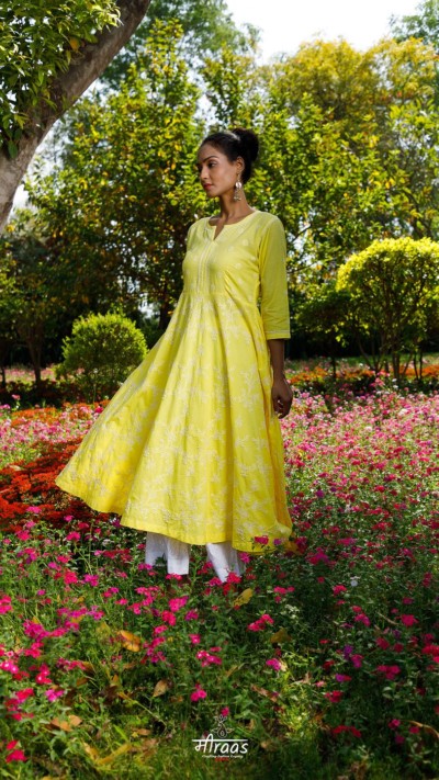 Aamra Manjari Peela
