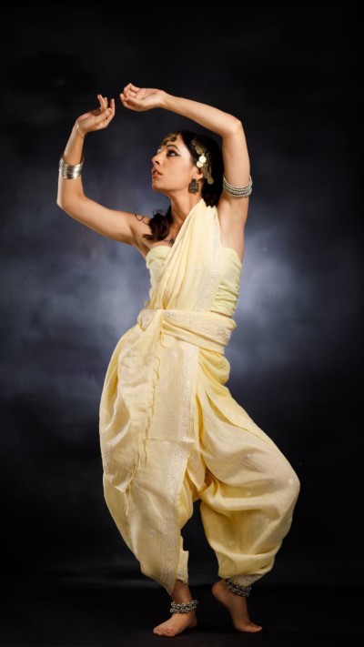 Yakshi Ra Chikankari Handloom Linen Saree